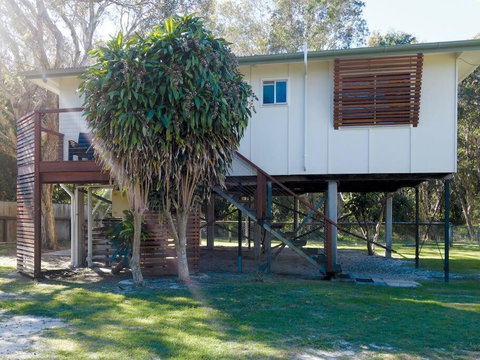 FLINDERS BEACHHOUSE - Accommodation Whitsundays 0