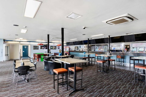 Foreshore Hotel - Accommodation Whitsundays 3