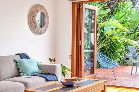 Gladstone Gardens - Family Comfort In North Brighton - Accommodation Whitsundays 2