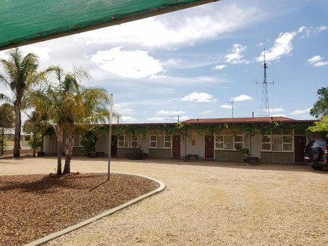Glossop Motel - Accommodation Whitsundays 2