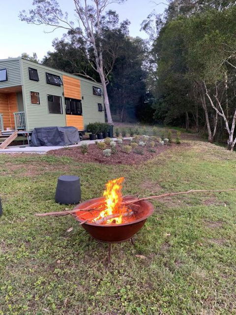 Gorgeous 2 Bedroom Tiny House Noosa Hinterland - Accommodation Whitsundays 0