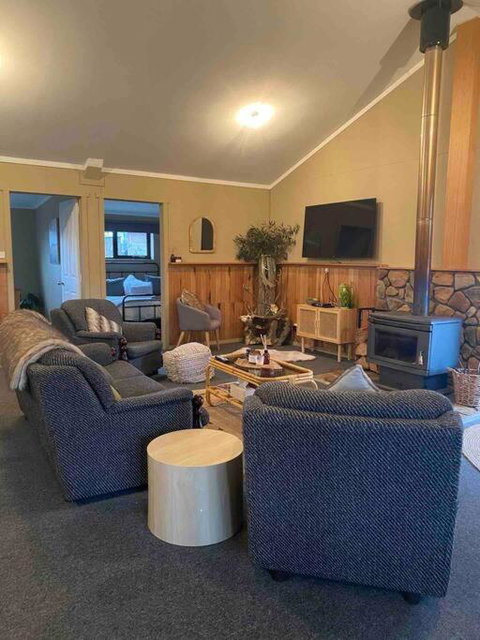 Great Lakes Wilderness Three Bedroom Home - Accommodation Whitsundays 0