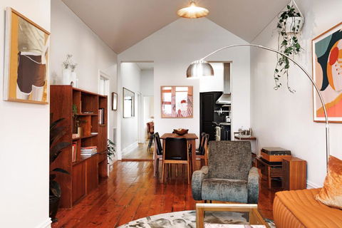 Henry Home - Accommodation Whitsundays 1