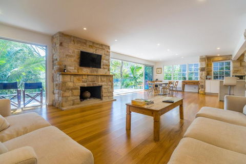 Hidden Beauty - Waterfront - Accommodation Whitsundays 2