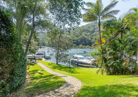 Hidden Beauty - Waterfront - Accommodation Whitsundays 0