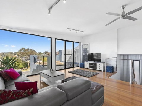 Highlander Haven 8a - Accommodation Whitsundays 0