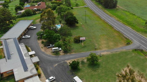 Hilldrop Motor Inn - Accommodation Whitsundays 1