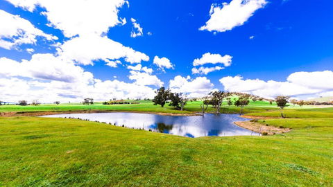 Hillview Farmstay - Accommodation Whitsundays 0