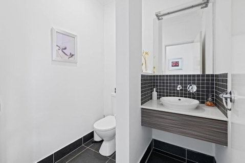Holiday Paradise 4BR Pool BBQ Parking Near Mall N Park - Accommodation Whitsundays 1