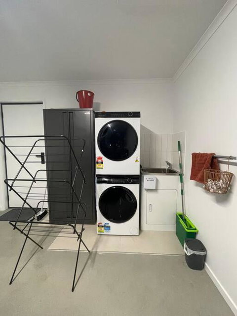 Home In Brighton - Accommodation Whitsundays 3