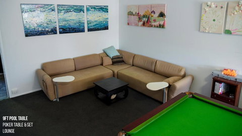 Hot Tub, Ice Bath, Gym, Sauna, Pool Table Coorparoo Haven - Accommodation Whitsundays 3