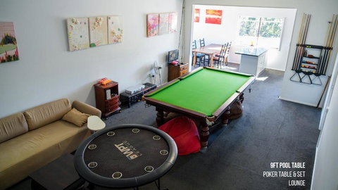 Hot Tub, Ice Bath, Gym, Sauna, Pool Table Coorparoo Haven - Accommodation Whitsundays 1