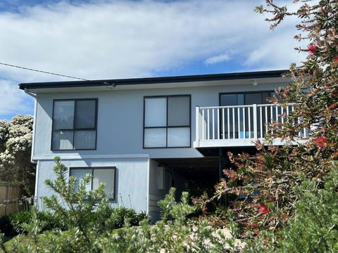 Iconic Beach House On Bruce - Accommodation Whitsundays 0