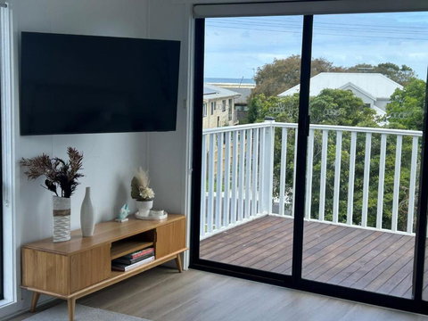 Iconic Beach House On Bruce - Accommodation Whitsundays 2