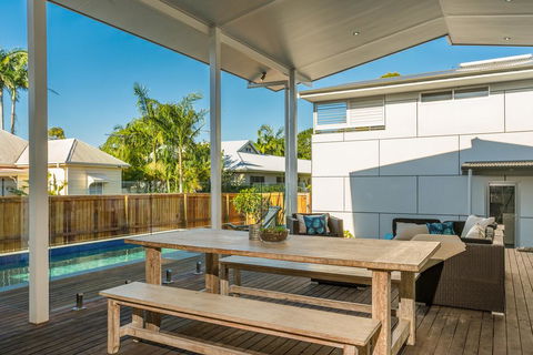 Aditi - Timber Vacation Home - Accommodation Whitsundays 2
