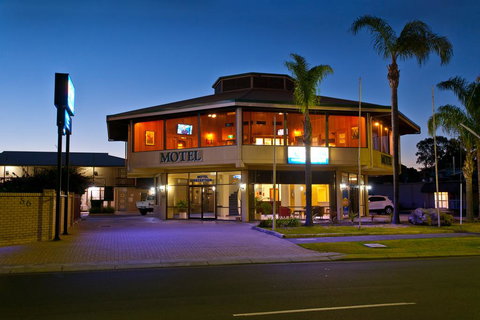 Admiral Motel Bunbury - Accommodation Whitsundays 0