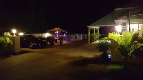 Admiral Nelson Motor Inn - Accommodation Whitsundays 2