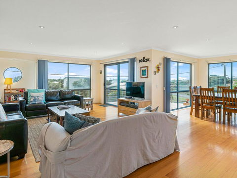 Adnajur - Accommodation Whitsundays 0