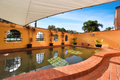 Adobe Motel - Accommodation Whitsundays 1