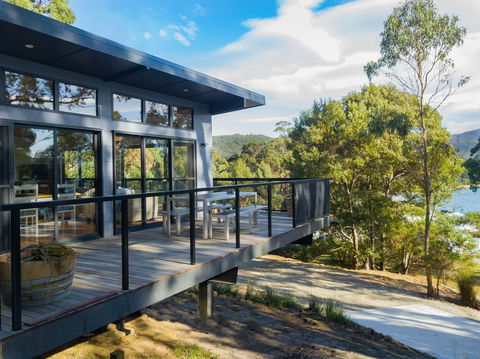 Adventure Bay Beach House - Accommodation Whitsundays 1