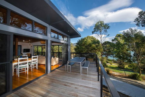 Adventure Bay Beach House - Accommodation Whitsundays 0