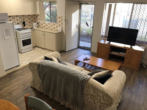 Affordable Comfortable Inglewood Apartment+Pool - Accommodation Whitsundays 3