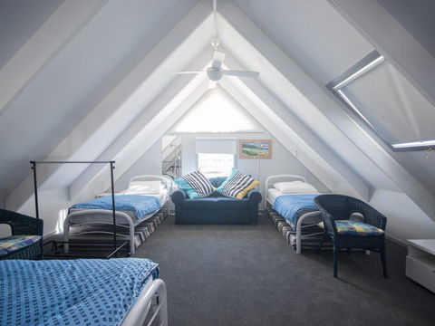 Affordable Twin Peaks 1 - Accommodation Whitsundays 3