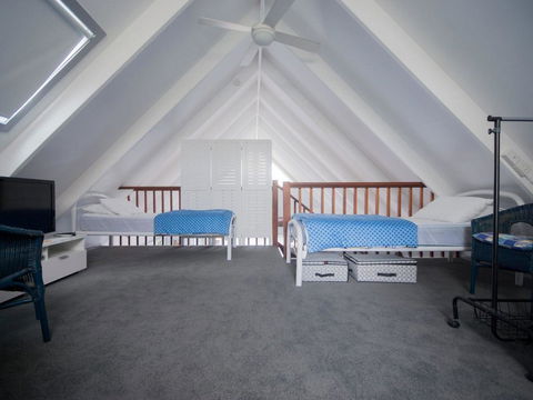 Affordable Twin Peaks 1 - Accommodation Whitsundays 2