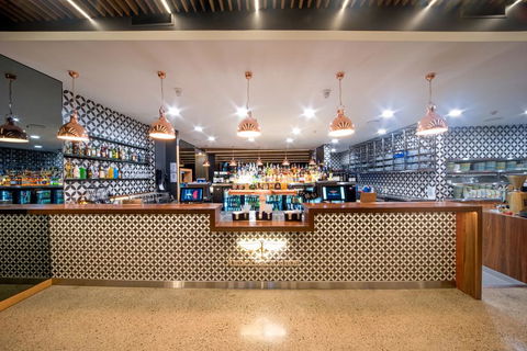 Airlie Beach Hotel - Accommodation Whitsundays 2