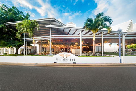 Airlie Beach Hotel - Accommodation Whitsundays 0