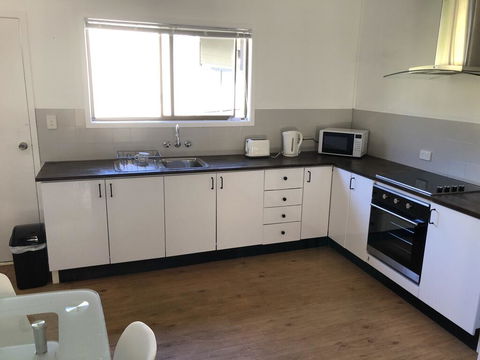 Airlie Getaway Unit 1 - Accommodation Whitsundays 0