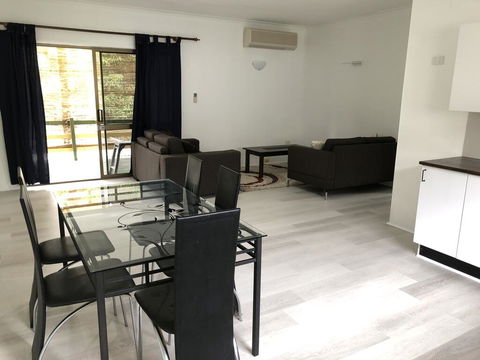 Airlie Getaway Unit 2 - Accommodation Whitsundays 3