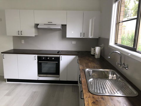Airlie Getaway Unit 2 - Accommodation Whitsundays 0