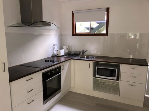 Airlie Getaway Unit 3 - Accommodation Whitsundays 0