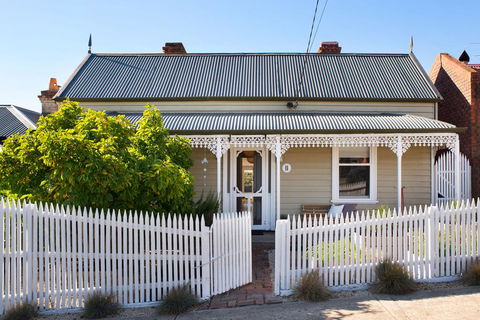 Albert Cottage - Accommodation Whitsundays 0