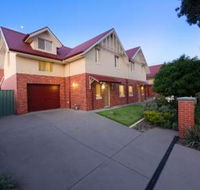Albury Suites - Schubach Street - Accommodation Whitsundays