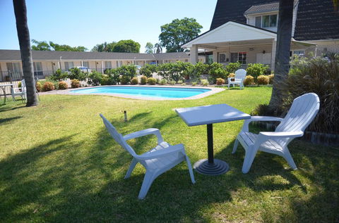 Alexander Motor Inn - Accommodation Whitsundays 0