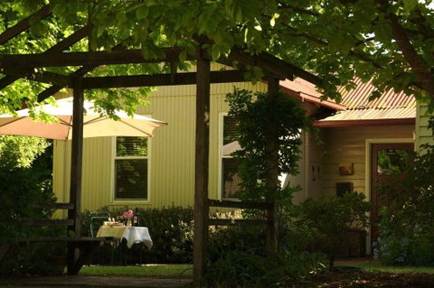 Alexandra Farmstay - Accommodation Whitsundays 2