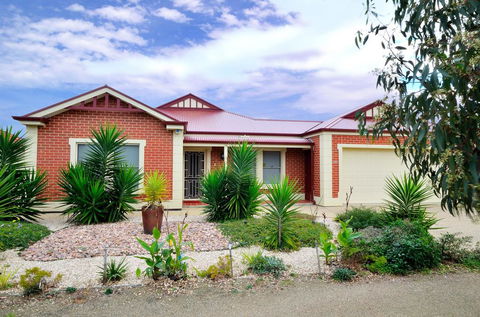 All Seasons Port Elliot Holiday House - Accommodation Whitsundays 0