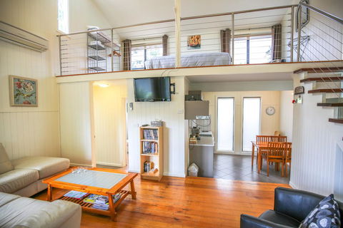 Allambie Cottages - Villa 3 - Accommodation Whitsundays 1