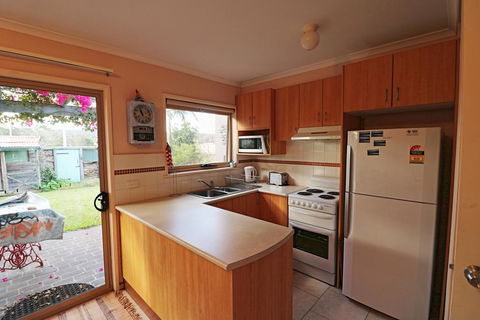 Alloway - Accommodation Whitsundays 3