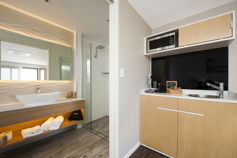 Allure On Ocean Motel - Accommodation Whitsundays 1