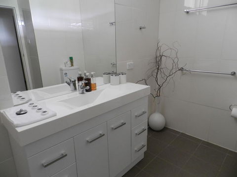 Almas Cottage - Accommodation Whitsundays 3