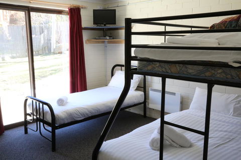 Alpha 8 - Accommodation Whitsundays 2