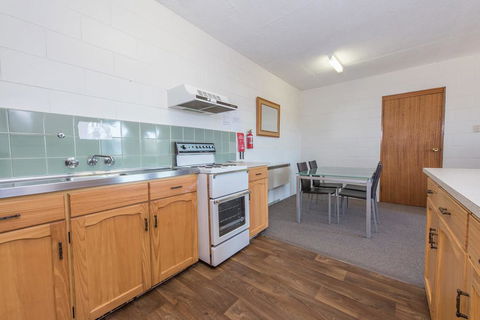 Alpine Apartment - Great Location With Views Of Lake Jindabyne - Accommodation Whitsundays 2