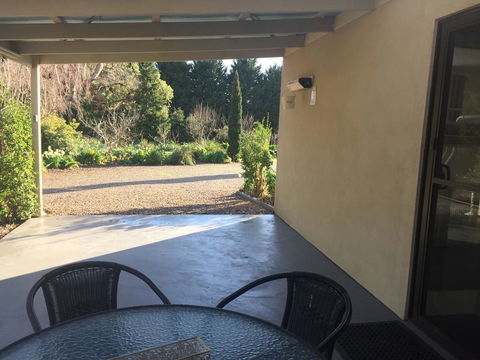Altona Garden Retreat - Accommodation Whitsundays 1