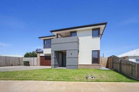 Alyxia Escape 15 - Accommodation Whitsundays 1