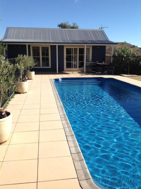 Amazing Views Pet Friendly Bed And Breakfast - Accommodation Whitsundays 0