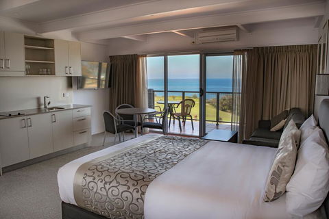 Amooran Oceanside Apartments And Motel - Accommodation Whitsundays 1