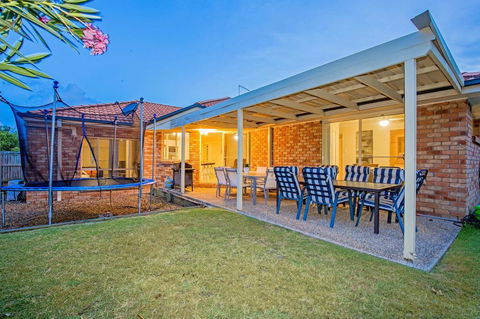 Anaheim Family Lodge By Getastay - Accommodation Whitsundays 0